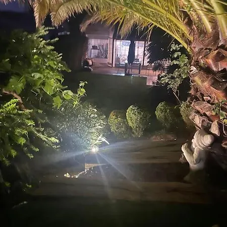 בית נופש Casa Romantica En *